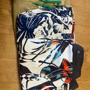 Three designer cargo Bermuda shorts for men, Nike, billabong and Tommy Hilfiger